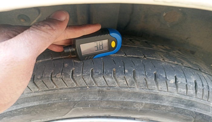 2017 Hyundai Elite i20 MAGNA 1.4 CRDI, Diesel, Manual, 1,02,718 km, tyre