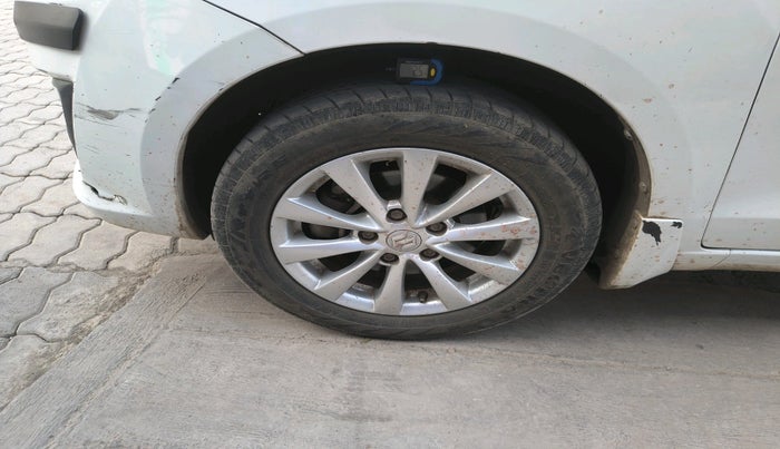 2015 Maruti Ertiga VXI CNG, CNG, Manual, 63,799 km, tyre