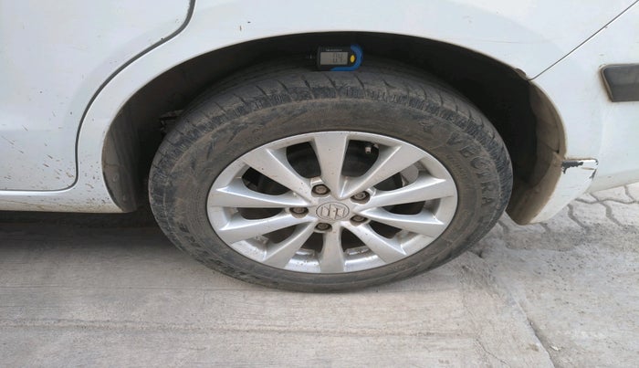 2015 Maruti Ertiga VXI CNG, CNG, Manual, 63,799 km, tyre