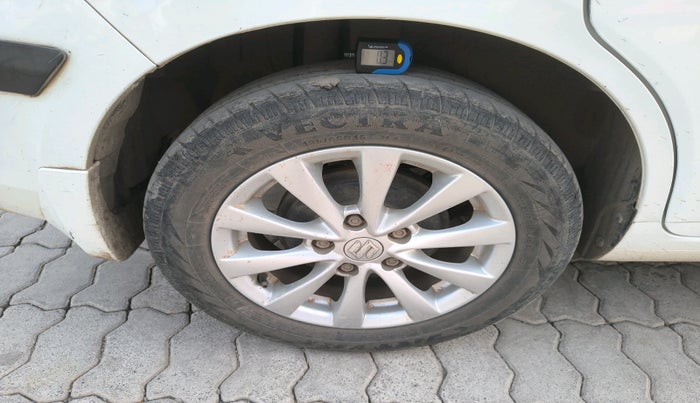 2015 Maruti Ertiga VXI CNG, CNG, Manual, 63,799 km, tyre