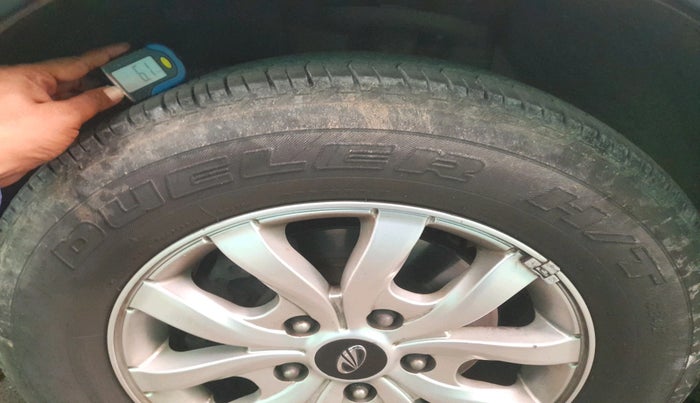 2017 Mahindra XUV500 W10, Diesel, Manual, 86,604 km, tyre