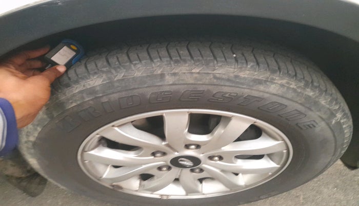 2017 Mahindra XUV500 W10, Diesel, Manual, 86,604 km, tyre