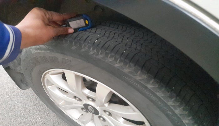 2017 Mahindra XUV500 W10, Diesel, Manual, 86,604 km, tyre