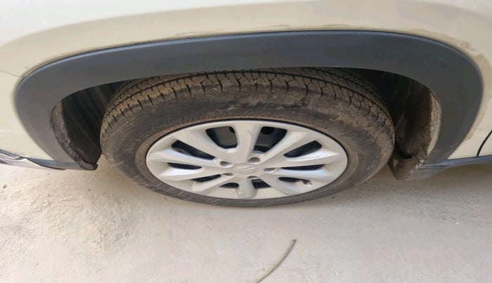 2024 Maruti Grand Vitara DELTA SMART HYBRID, Petrol, Manual, 10,712 km, tyre