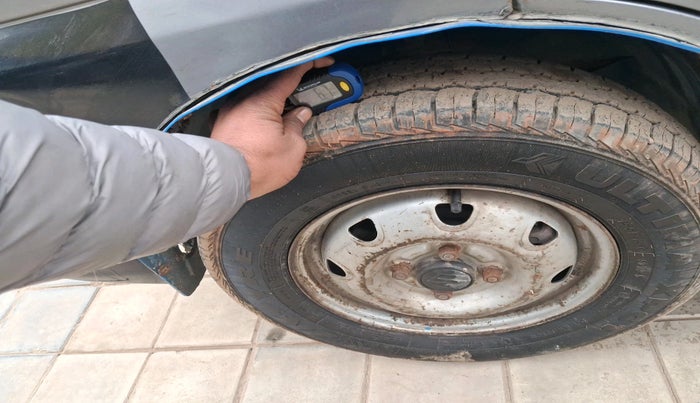 2017 Maruti Eeco 5 STR WITH A/C+HTR CNG, Petrol, Manual, 1,21,970 km, tyre