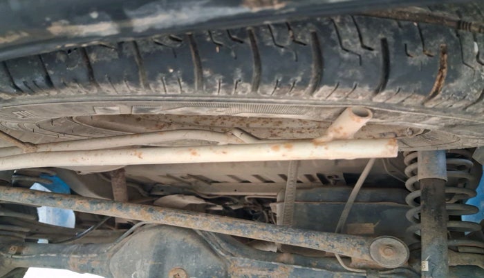 2017 Maruti Eeco 5 STR WITH A/C+HTR CNG, Petrol, Manual, 1,21,970 km, tyre