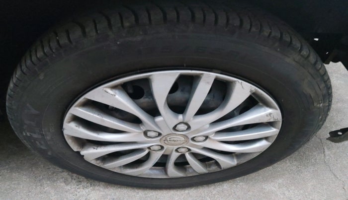 2013 Toyota Etios Liva GD, Diesel, Manual, 1,43,858 km, tyre