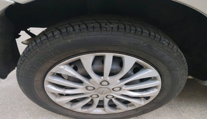 2013 Toyota Etios Liva GD, Diesel, Manual, 1,43,858 km, tyre