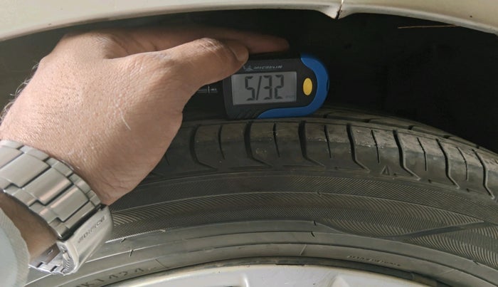 2013 Maruti Ertiga VDI, Diesel, Manual, 1,81,687 km, tyre