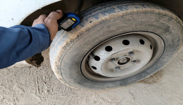 2012 Maruti Alto LXI, Petrol, Manual, 1,09,858 km, tyre