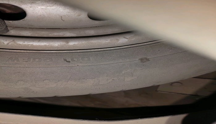 2015 Maruti Wagon R 1.0 LXI CNG, Petrol, Manual, 1,00,040 km, tyre