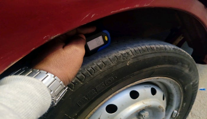 2015 Maruti Wagon R 1.0 LXI CNG, Petrol, Manual, 1,00,040 km, tyre