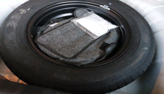 2023 KIA SONET HTX 1.5D IMT, Diesel, Manual, 12,743 km, tyre