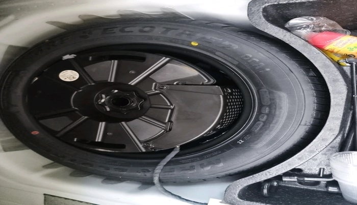 2024 Skoda SLAVIA STYLE 1.5L TSI DSG, Petrol, Automatic, 27,982 km, tyre