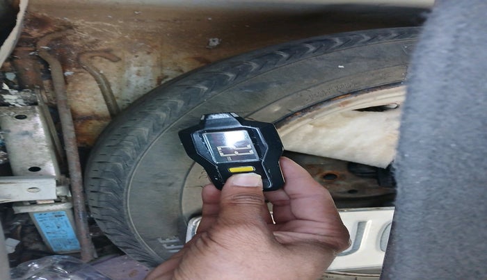 2017 Hyundai Eon ERA +, Petrol, Manual, 1,53,521 km, tyre