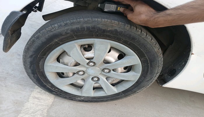 2017 Hyundai Eon ERA +, Petrol, Manual, 1,53,521 km, tyre