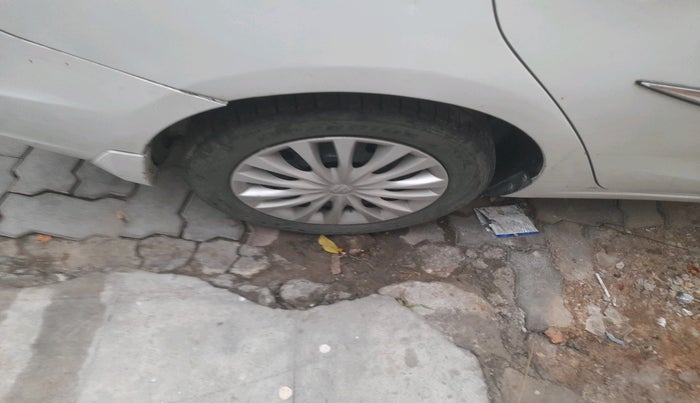 2016 Maruti Ciaz VXI+, Petrol, Manual, 1,35,568 km, tyre