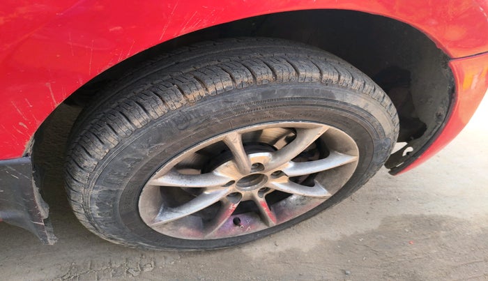 2011 Volkswagen Polo TRENDLINE 1.2L PETROL, Petrol, Manual, 1,56,471 km, tyre