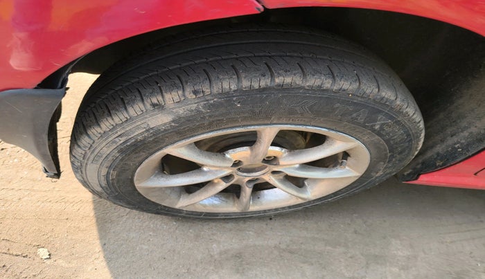 2011 Volkswagen Polo TRENDLINE 1.2L PETROL, Petrol, Manual, 1,56,471 km, tyre