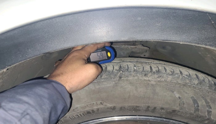 2014 Hyundai Santa Fe 2 WD AT, Diesel, Automatic, 1,93,920 km, tyre