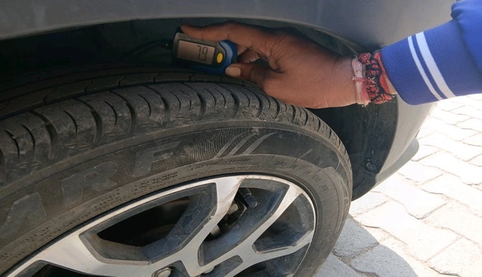 2022 Maruti XL6 ZETA MT, Petrol, Manual, 14,056 km, tyre