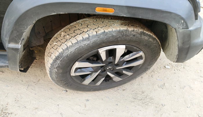 2025 Mahindra Thar Roxx AX7 L Diesel AT 2WD, Diesel, Automatic, 23,220 km, tyre