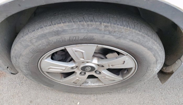 2014 Mahindra XUV500 W8, Diesel, Manual, 1,08,540 km, tyre