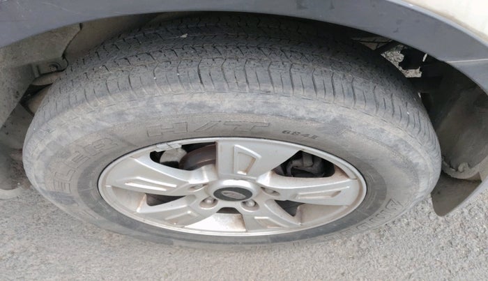 2014 Mahindra XUV500 W8, Diesel, Manual, 1,08,540 km, tyre