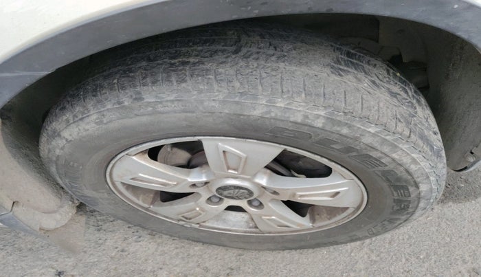 2014 Mahindra XUV500 W8, Diesel, Manual, 1,08,540 km, tyre