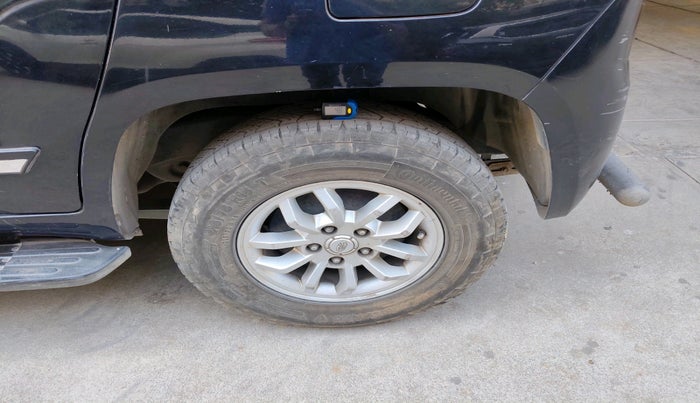 2017 Mahindra TUV300 T8, Diesel, Manual, 1,23,222 km, tyre