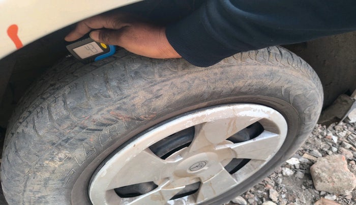 2014 Mahindra XUV500 W4, Diesel, Manual, 1,11,297 km, tyre