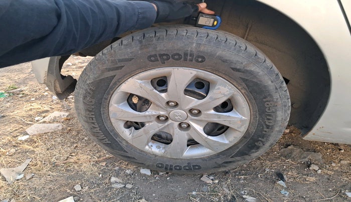 2015 Hyundai Elite i20 SPORTZ 1.4 CRDI, Diesel, Manual, 1,03,669 km, tyre