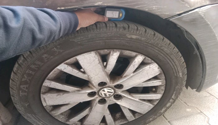 2015 Volkswagen Vento HIGHLINE 1.6 MPI, Petrol, Manual, 89,094 km, tyre