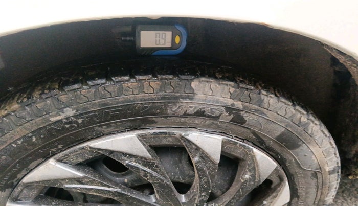 2015 Maruti Alto K10 VXI, Petrol, Manual, 1,21,483 km, tyre