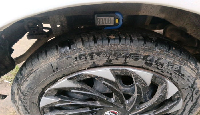 2015 Maruti Alto K10 VXI, Petrol, Manual, 1,21,483 km, tyre