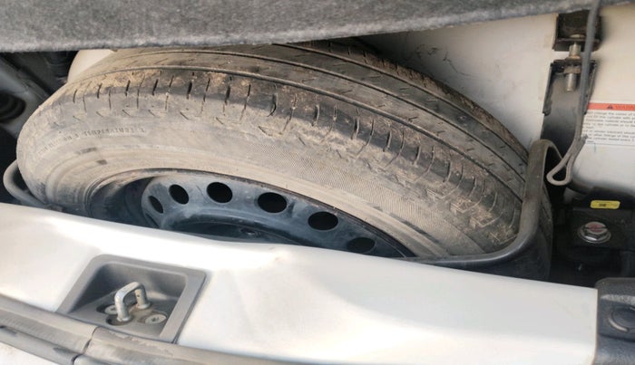 2022 Maruti Celerio VXI CNG, Petrol, Manual, 1,16,386 km, tyre