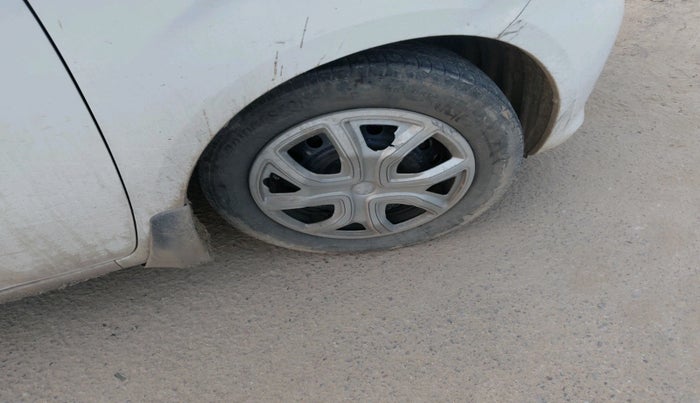 2022 Maruti Celerio VXI CNG, Petrol, Manual, 1,16,386 km, tyre