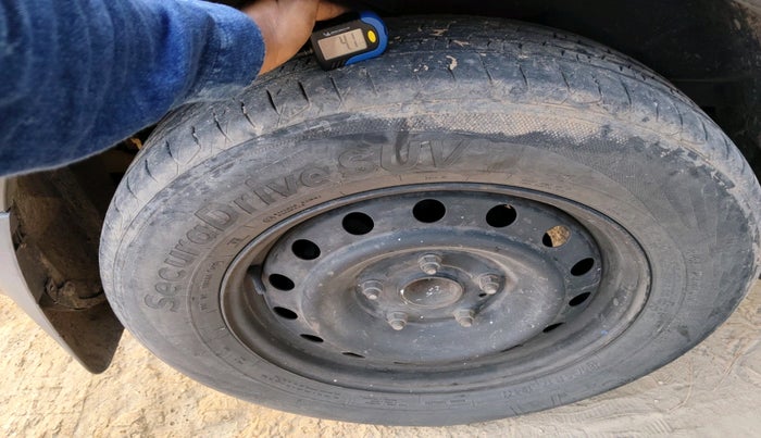 2014 Mahindra XUV500 W6, Diesel, Manual, 1,70,312 km, tyre