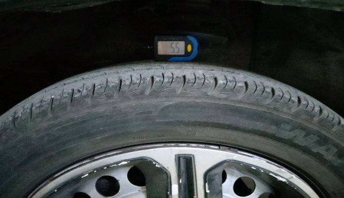 2022 Maruti Vitara Brezza LXI, Petrol, Manual, 41,377 km, tyre