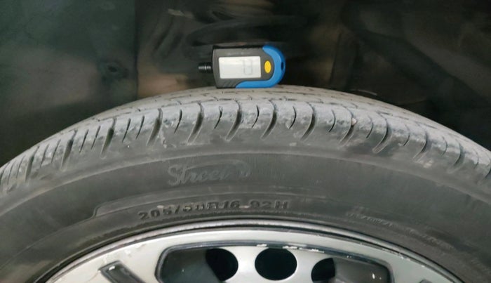 2022 Maruti Vitara Brezza LXI, Petrol, Manual, 41,377 km, tyre