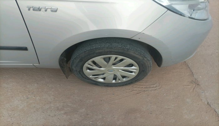 2011 Tata Indica Vista TERRA QUADRAJET, Diesel, Manual, 48,647 km, tyre