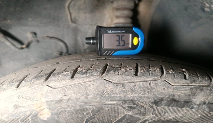 2021 Tata ALTROZ XE PETROL, Petrol, Manual, 1,41,964 km, tyre