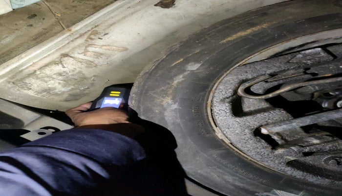 2011 Skoda Fabia ELEGANCE 1.2 TDI, Diesel, Manual, 1,67,998 km, tyre