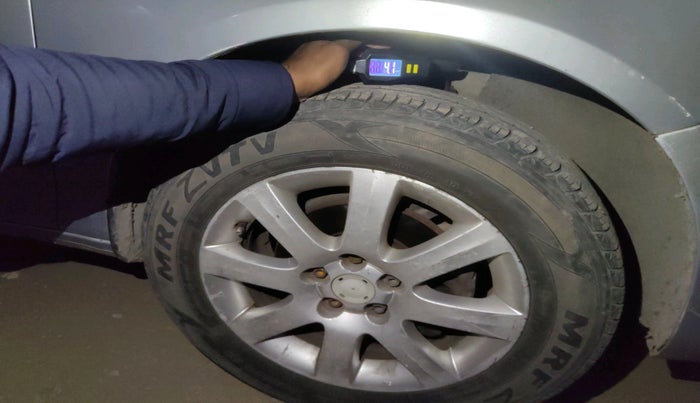 2011 Skoda Fabia ELEGANCE 1.2 TDI, Diesel, Manual, 1,67,998 km, tyre