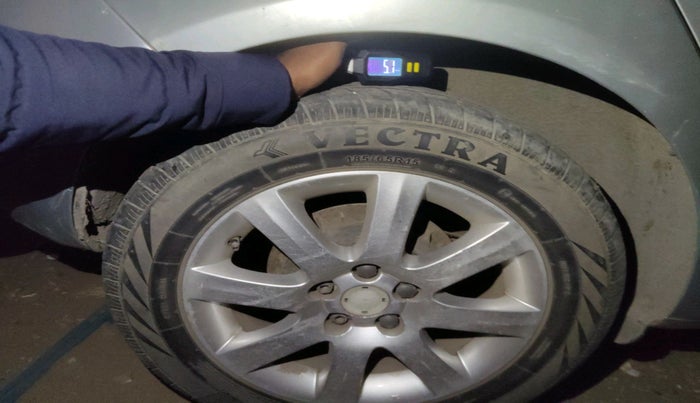 2011 Skoda Fabia ELEGANCE 1.2 TDI, Diesel, Manual, 1,67,998 km, tyre