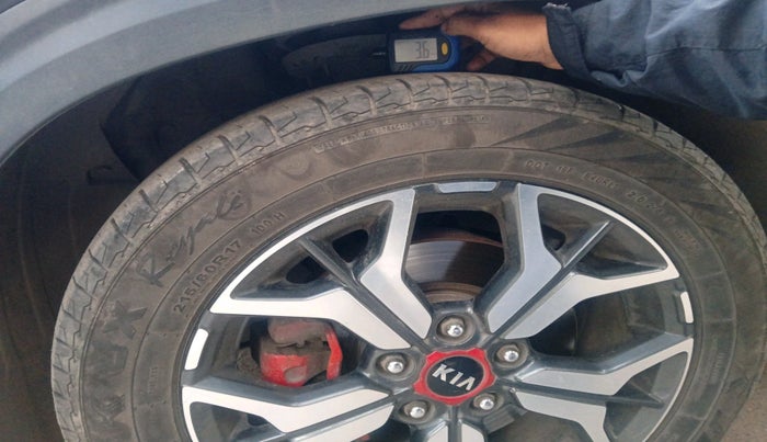 2021 KIA SELTOS GTX PLUS AT 1.5 DIESEL, Diesel, Automatic, 1,61,187 km, tyre