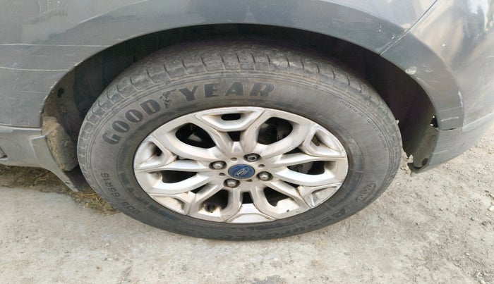 2015 Ford Ecosport TITANIUM 1.5L DIESEL, Diesel, Manual, 79,600 km, tyre