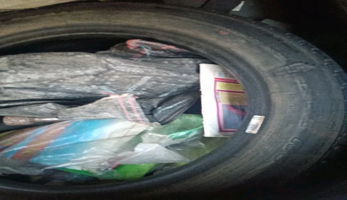 2015 Maruti Wagon R 1.0 VXI, Petrol, Manual, 31,693 km, tyre