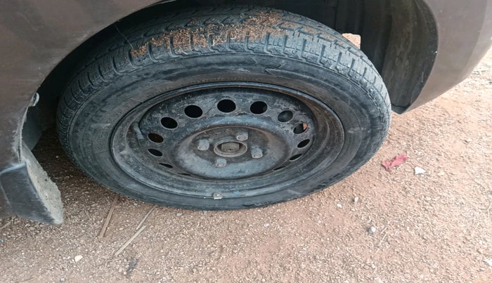 2015 Maruti Wagon R 1.0 VXI, Petrol, Manual, 31,693 km, tyre