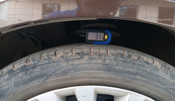 2016 Maruti Ciaz VXI (O), Petrol, Manual, 1,06,548 km, tyre